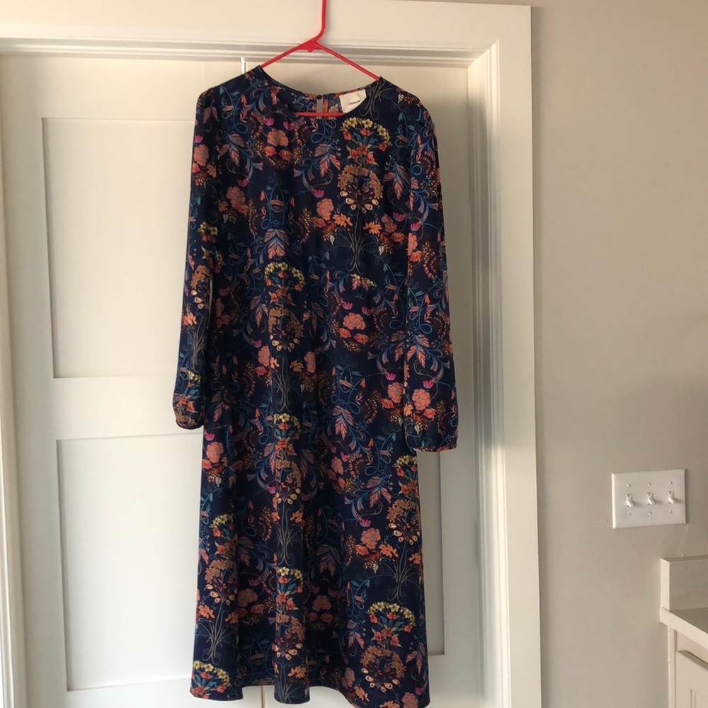 Flowy floral midi dress